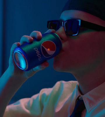 Zurda lanza la nueva identidad visual de Pepsi con Bizarrap como protagonista
