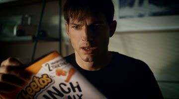 Cheetos y Ashton Kutcher dan inicio a la carrera publicitaria del Super Bowl