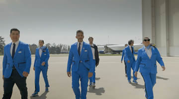 Liebre junto a Aerolíneas Argentinas en el lanzamiento de nuevos uniformes