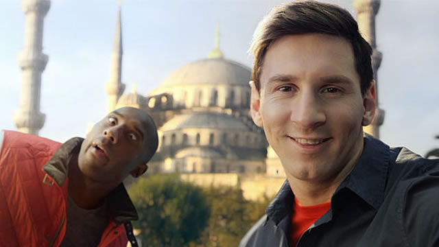 Kobe vs Messi: The Selfie Shootout