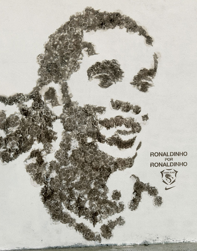 Pelotazos Ronaldinho (Gran Ojo Vía Pública 2007 - El Ojo 20 Años)