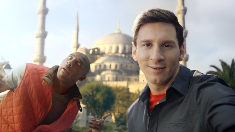 Leo Messi y Kobe Bryant se enfrentan en The Selfie Shootout para Turkish Airlines