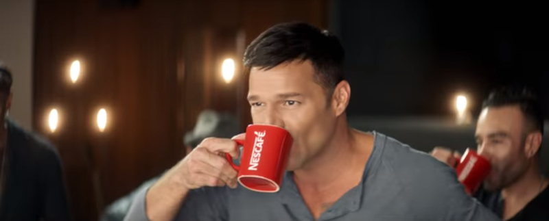 Ricky Martin protagoniza lo nuevo de Casanova//McCann para Nescafé Clásico
