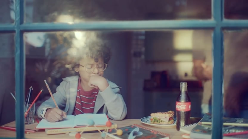 Coca-Cola transforma reglas familiares en momentos especiales