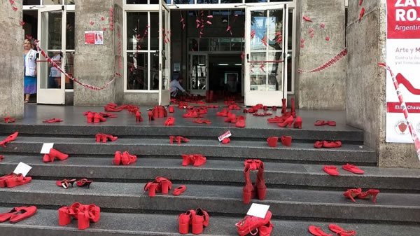Volvieron los Zapatos Rojos contra la violencia de género
