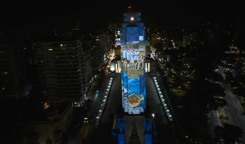Adidas realizó un homenaje a Messi en el Monumento a la Bandera de Rosario