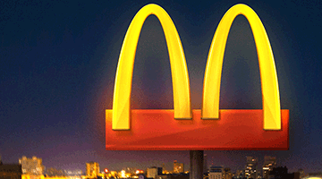 McDonalds cierra salones en Brasil y cambia logo