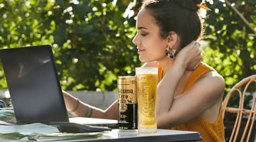 Corona apuesta por Corona Cero, la cerveza ideal para el home office