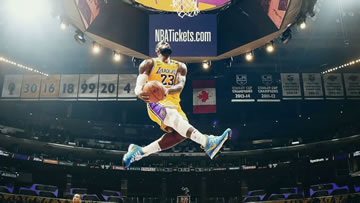 W+K y Nike celebran el título de LA Lakers y recuerdan que nadie puede detenernos