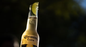 De la mano de Oniria TBWA nace Lime Bottle, un nuevo ícono de Cerveza Corona