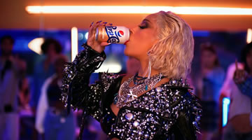 Doja Cat reversiona un clásico para Pepsi