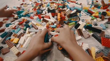 Asteroide y Grey Dubai inspiran a los niños a romper las reglas con LEGO
