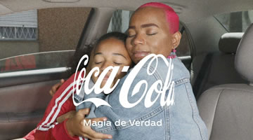 Coca-Cola celebra la maternidad derribando mandatos tradicionales 