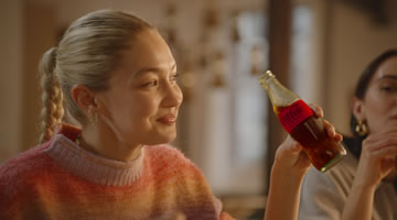 Coca-Cola celebra la conexión humana cuando nos reunimos con Una Receta Mágica