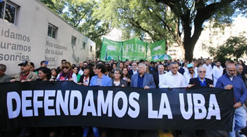 Argentina marcha en defensa de la universidad pública