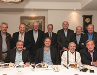 <p>Los Mad Men argentinos posan luego de su usual almuerzo en el Club Americano.</p>